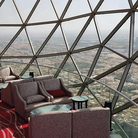 Mandarin Oriental Al Faisaliah, Ер-Ріяд Екстер'єр фото The 360° view from the lounge