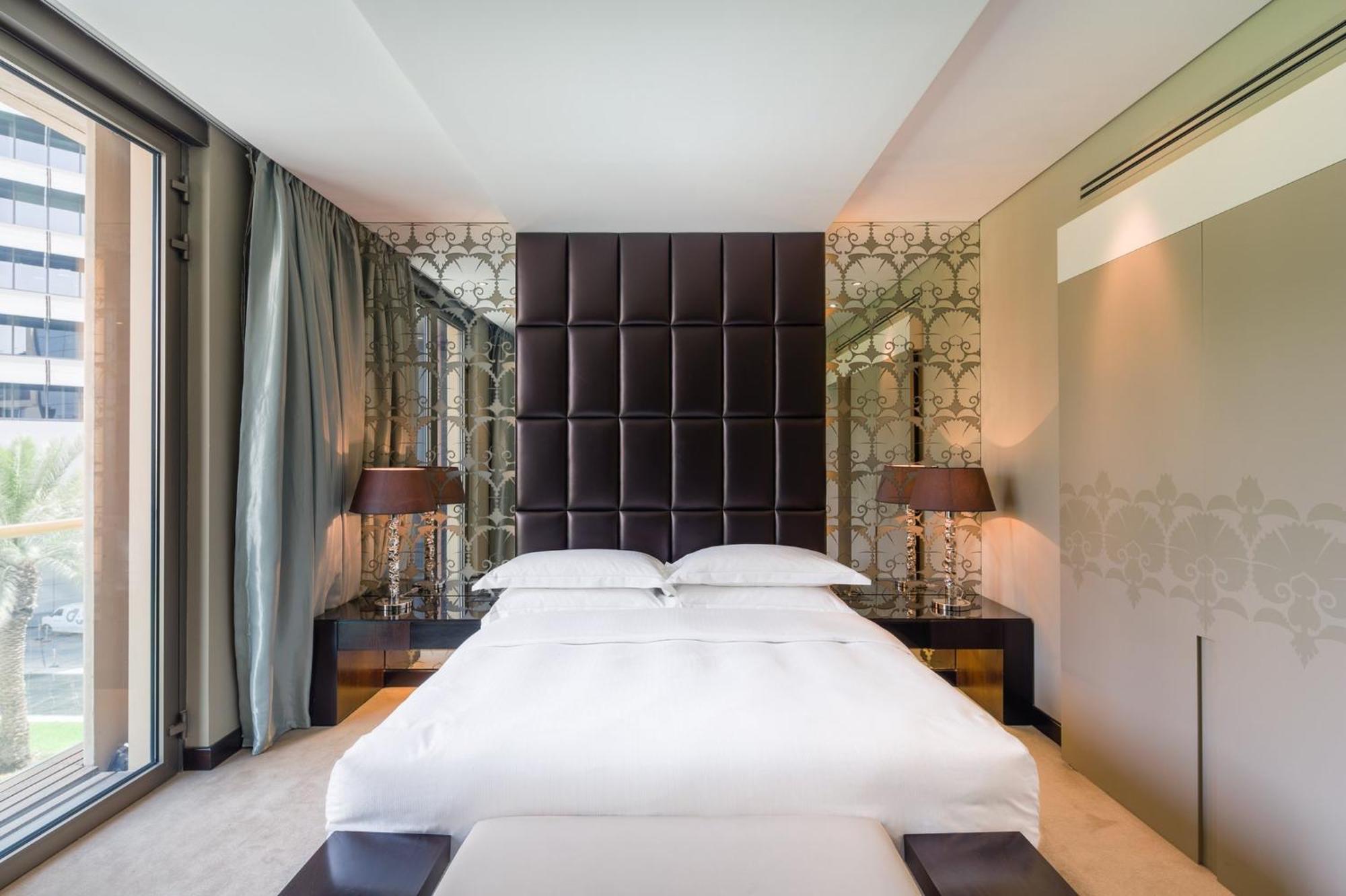 Mandarin Oriental Al Faisaliah, Ер-Ріяд Екстер'єр фото A bedroom at the Mandarin Oriental