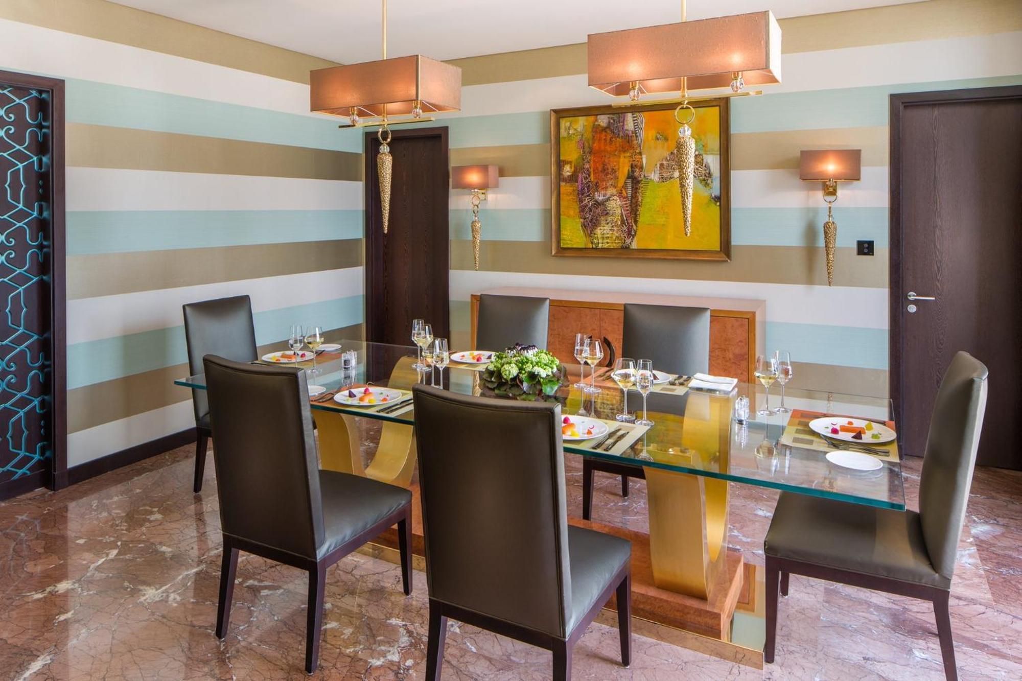 Mandarin Oriental Al Faisaliah, Ер-Ріяд Екстер'єр фото A dining room