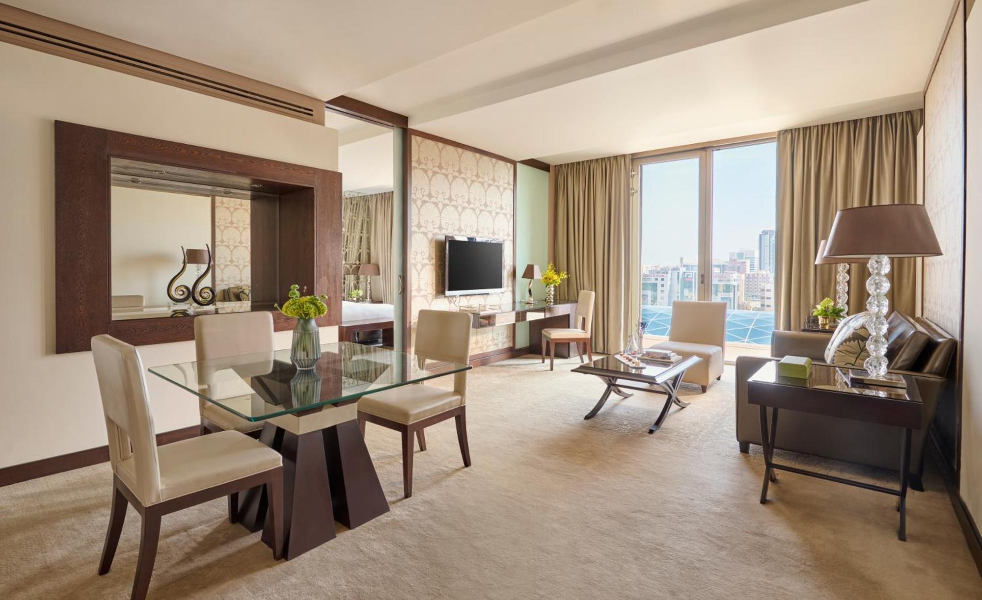 Mandarin Oriental Al Faisaliah, Ер-Ріяд Екстер'єр фото A suite at the Atlantis Paradise Island