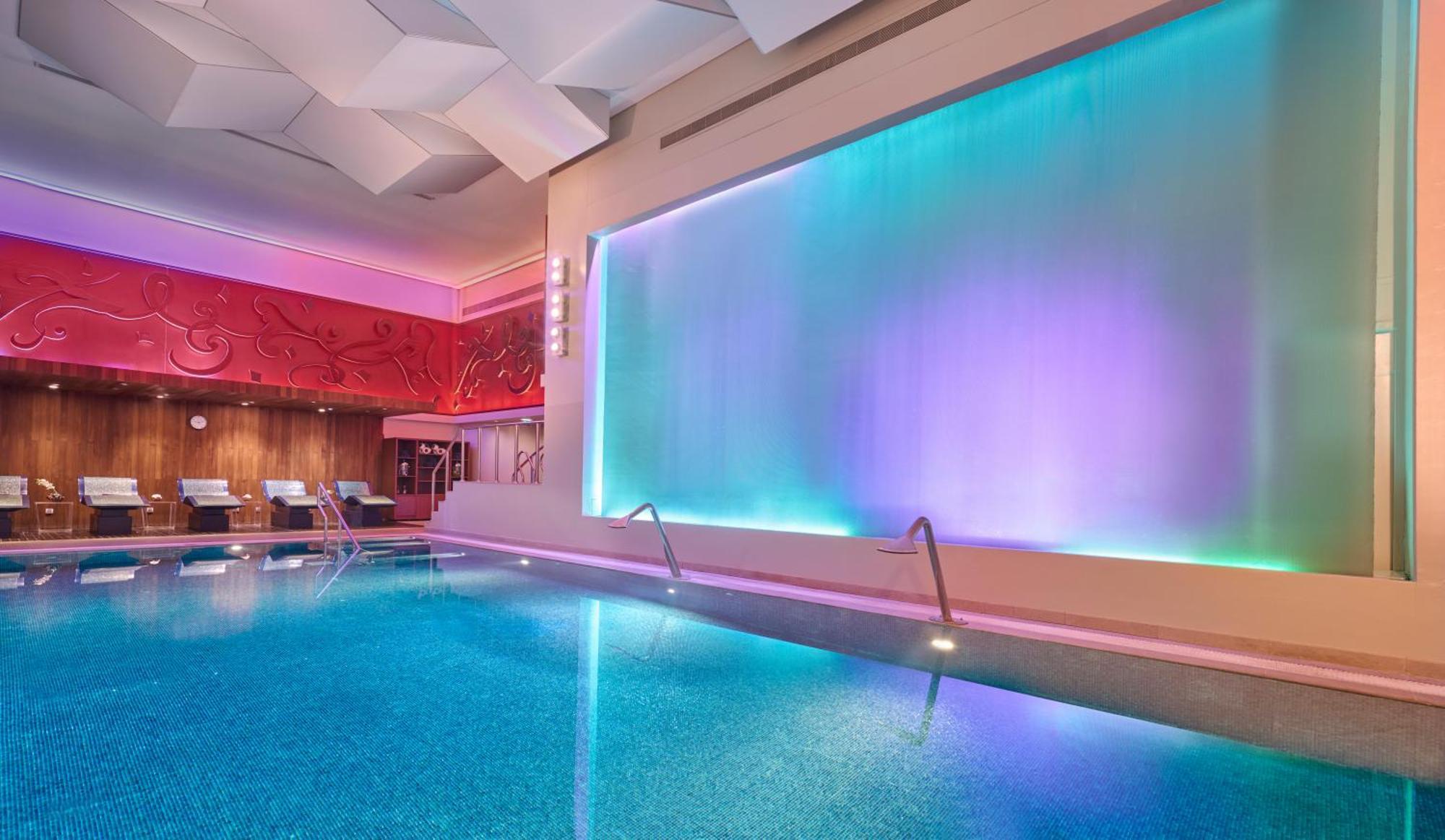 Mandarin Oriental Al Faisaliah, Ер-Ріяд Екстер'єр фото The pool at the Mandarin Oriental, Munich